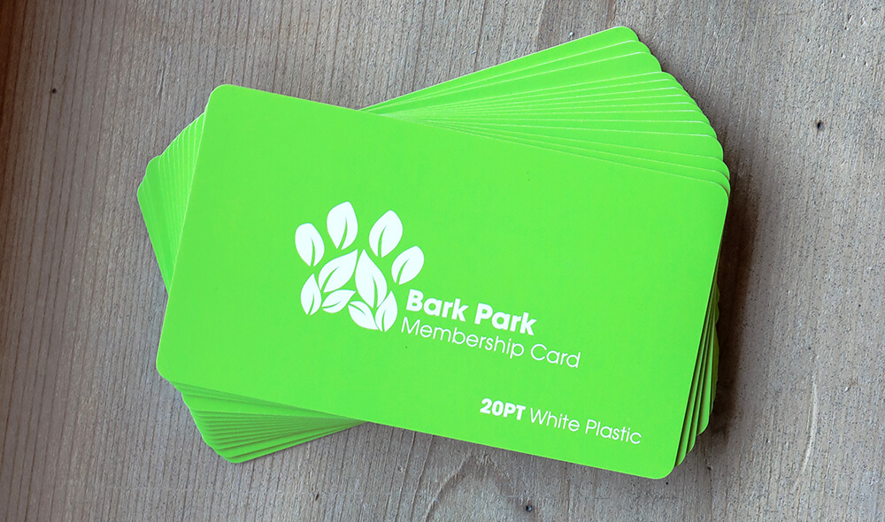 20PT White Plastic Business sCard White Plastic business cards have become an alternative to the standard card. They are durable, making them less likely to deteriorate over time, and they are waterproof.